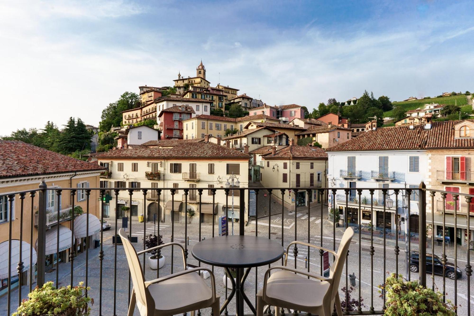 Hotel Il Grappolo D'Oro Monforte D'Alba Exterior photo